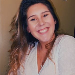 Meet your Posher, Kayelee